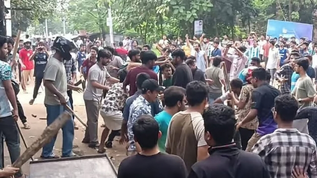 দোকানের মালিকানা নিয়ে দুই হলের শিক্ষার্থীদের সংঘর্ষ, আহত ৯